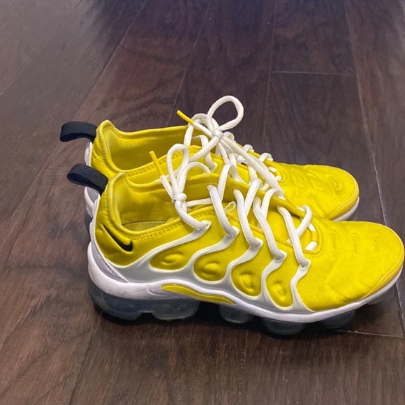 Nike Vapormax Yellow - Picture 1 of 5